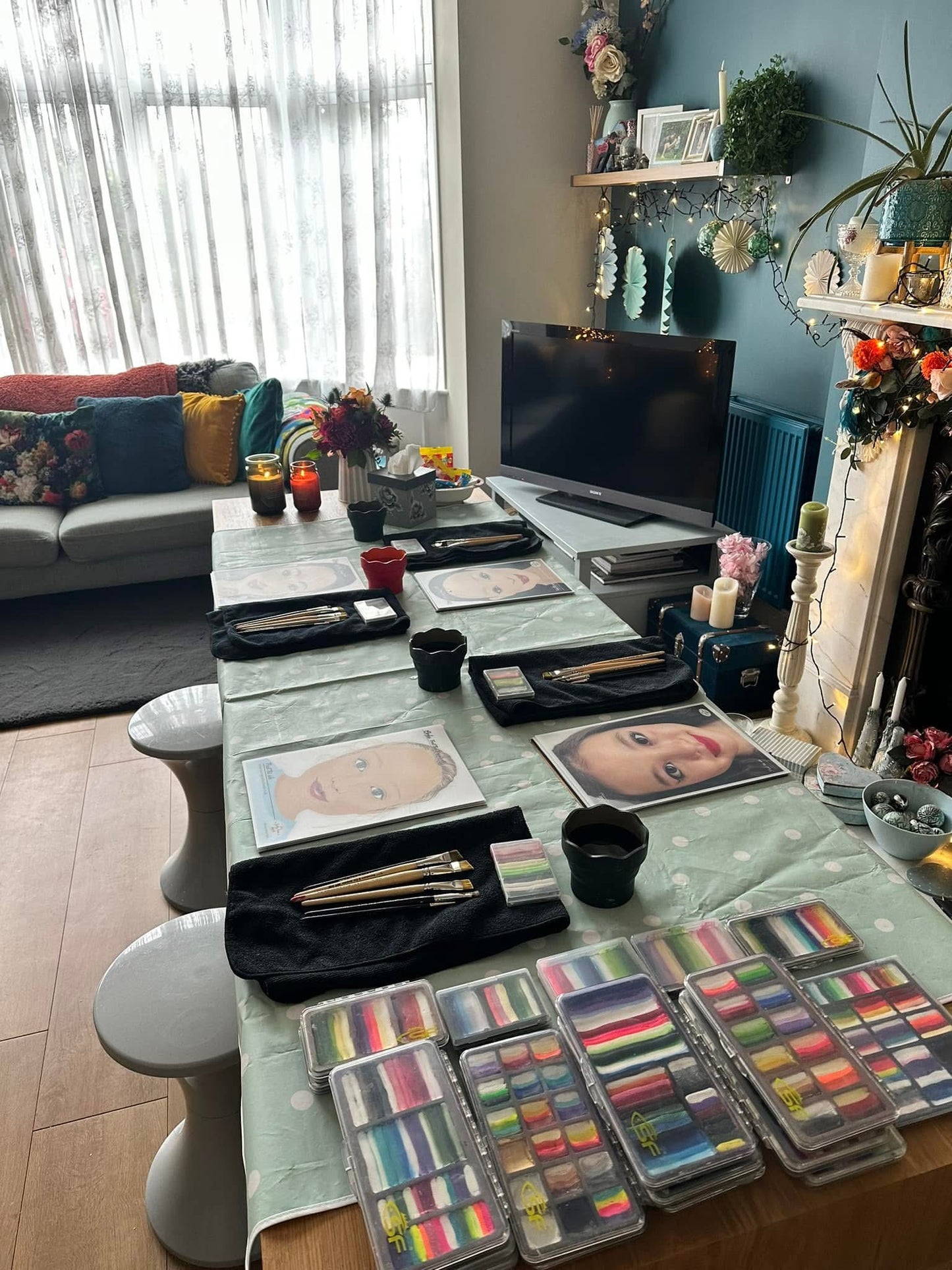 FACE PAINTING TRAINING - ONE TO ONE SESSIONS (Upon Application) Drop me a message or an email