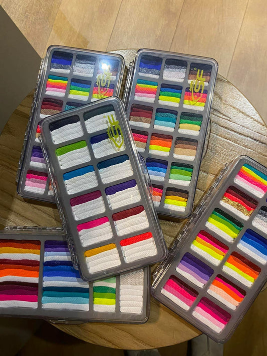 How to Choose the Right Bespoke Face Paint Palette for Your Style